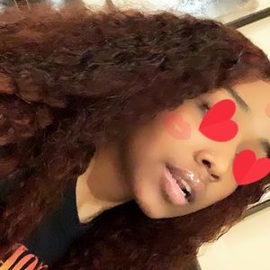 Meet your Posher, Taysia